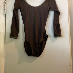 Yumiko Veronique with 3Q sleeves